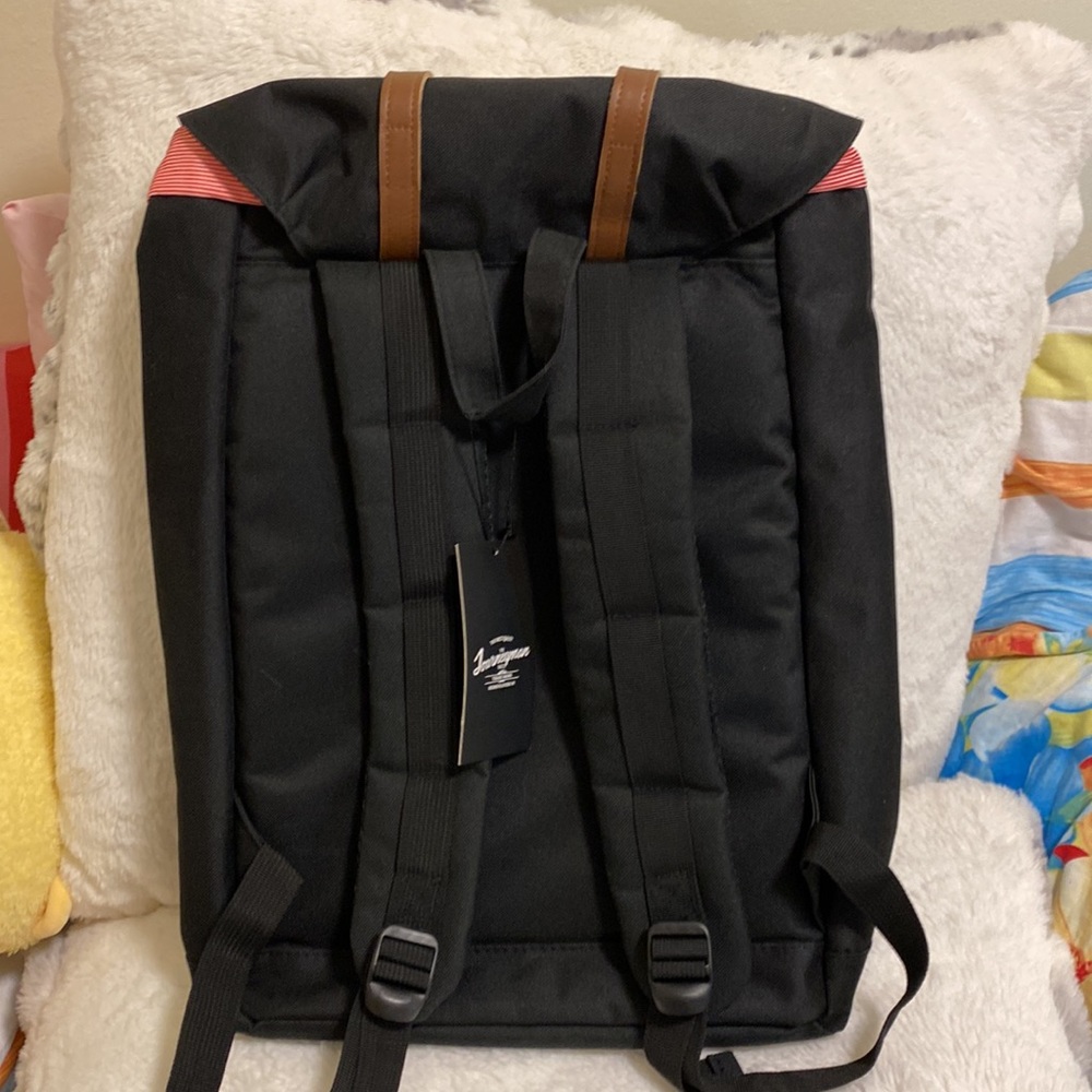 Journeyman backpack with a fur padded soft laptop sleeve. - Picture 2 of 3